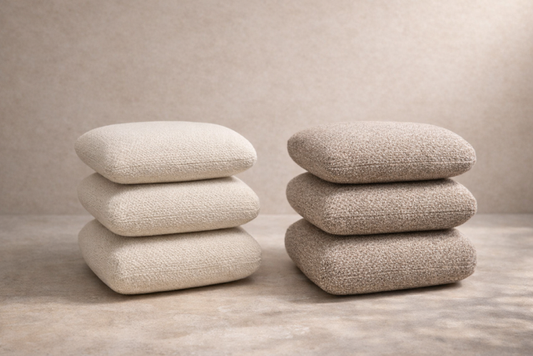 Draaibare Light&living poef in de kleur sand+cream